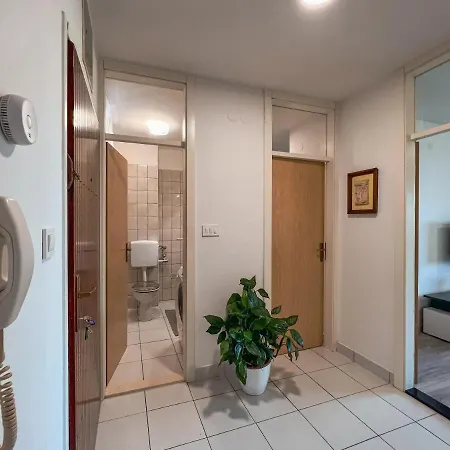 Apartment Large Felicita Near Center