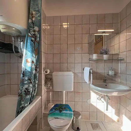 아파트 Large Felicita Near Center *